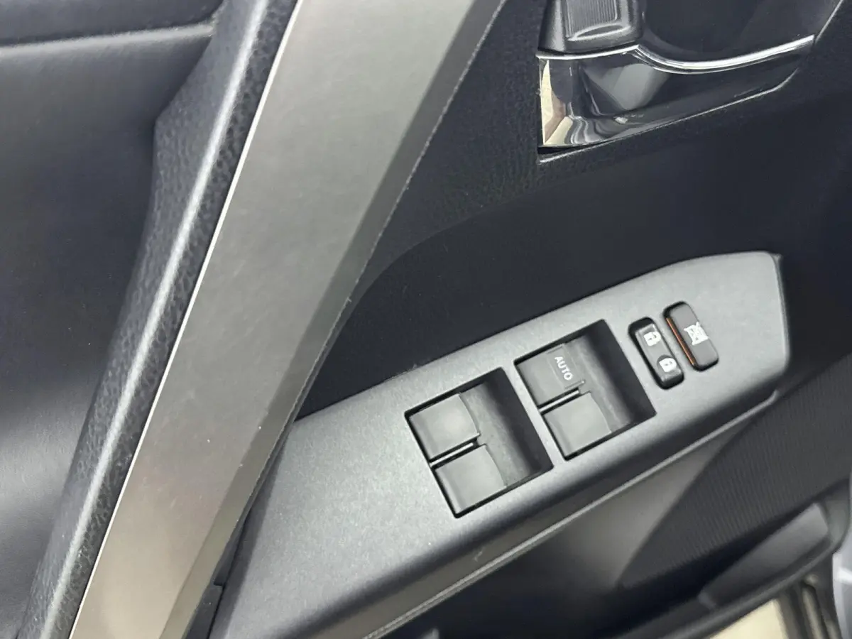 2.5 Hybrid Executive | Trekhaak | Cruise Control | Achteruitrijcamera | Stoel+Stuurverwarming | Lane Assist | Keyless | lichtmetalen velgen 18" |