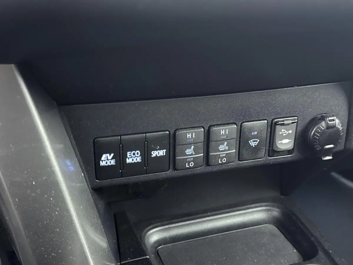 2.5 Hybrid Executive | Trekhaak | Cruise Control | Achteruitrijcamera | Stoel+Stuurverwarming | Lane Assist | Keyless | lichtmetalen velgen 18" |