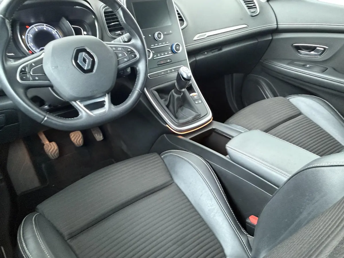 TCe 130 Intens | Trekhaak | Achteruitrijcamera | Apple CarPlay |
