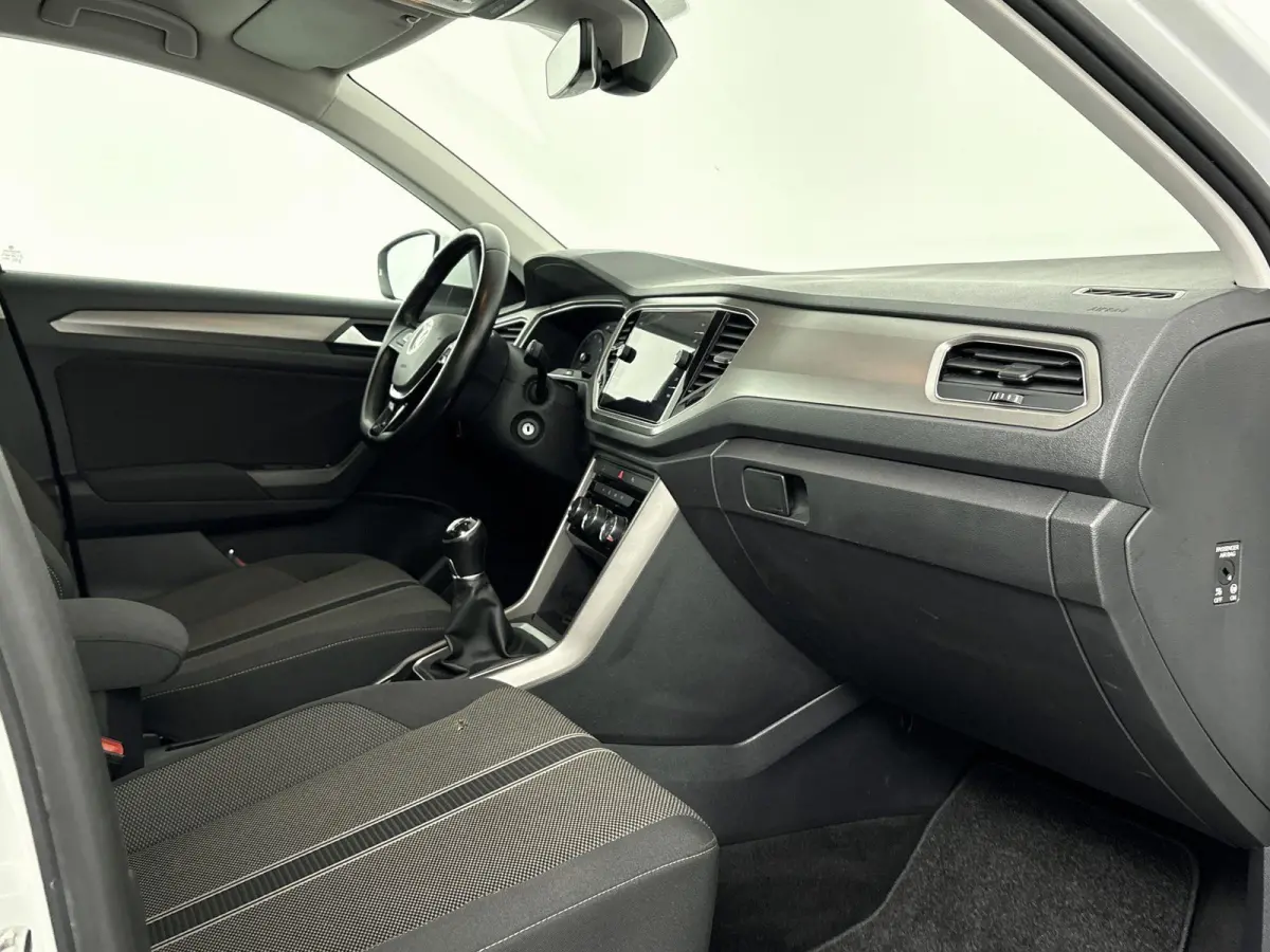 1.0 TSI Style Business Airco | Apple Carplay | Android Auto | Bluetooth | Buitenspiegels Elektrisch Verstel- en Verwarmbaar | Cruise Control Adaptief | Dakrails | Elektrisch Bedienbare Achte