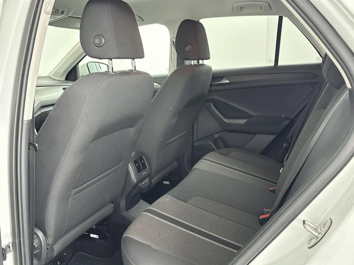 1.0 TSI Style Business Airco | Apple Carplay | Android Auto | Bluetooth | Buitenspiegels Elektrisch Verstel- en Verwarmbaar | Cruise Control Adaptief | Dakrails | Elektrisch Bedienbare Achte