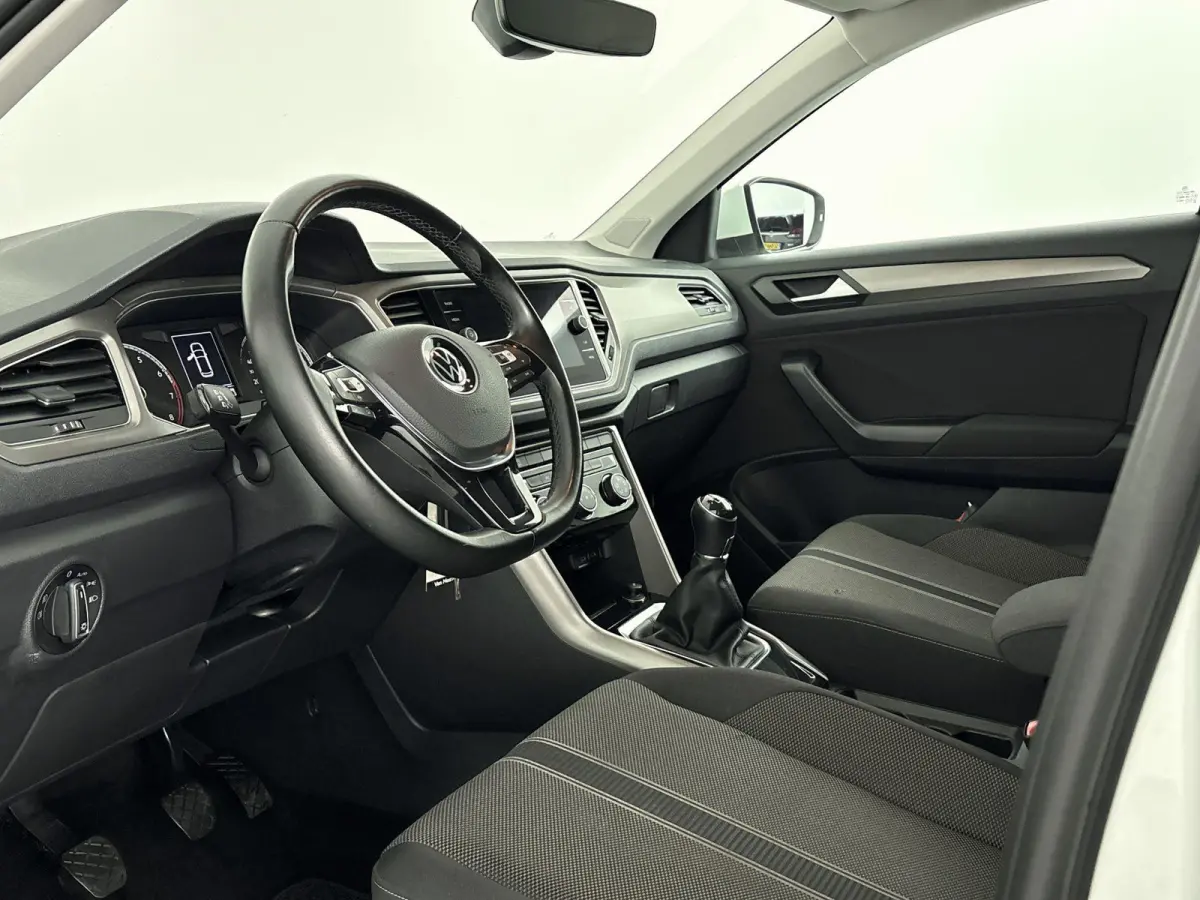 1.0 TSI Style Business Airco | Apple Carplay | Android Auto | Bluetooth | Buitenspiegels Elektrisch Verstel- en Verwarmbaar | Cruise Control Adaptief | Dakrails | Elektrisch Bedienbare Achte