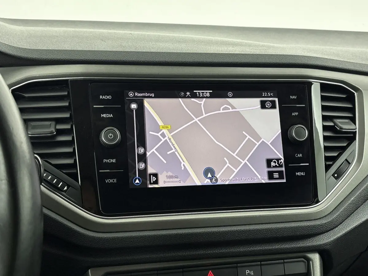 1.0 TSI Style Business Airco | Apple Carplay | Android Auto | Bluetooth | Buitenspiegels Elektrisch Verstel- en Verwarmbaar | Cruise Control Adaptief | Dakrails | Elektrisch Bedienbare Achte