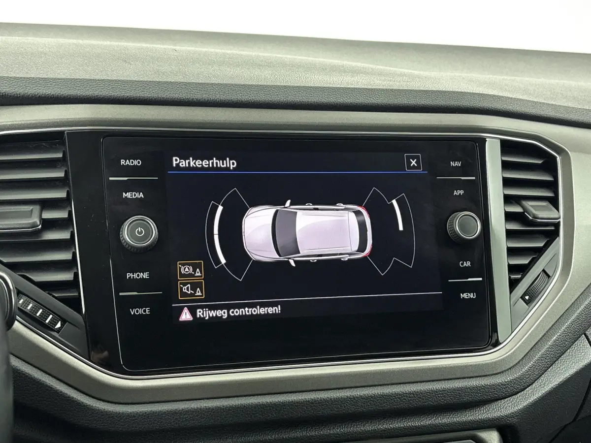 1.0 TSI Style Business Airco | Apple Carplay | Android Auto | Bluetooth | Buitenspiegels Elektrisch Verstel- en Verwarmbaar | Cruise Control Adaptief | Dakrails | Elektrisch Bedienbare Achte