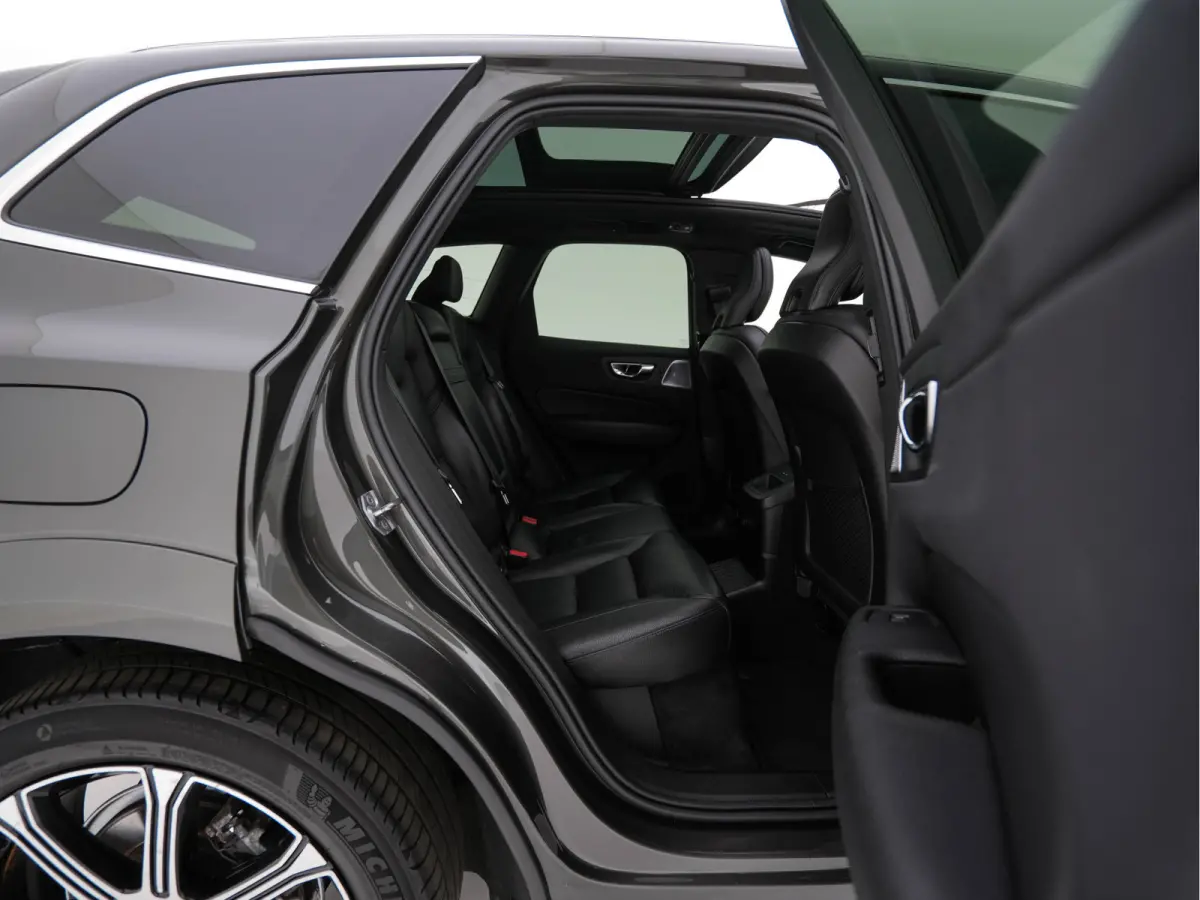 2.0 T8 Twin Engine Inscription AWD (Plug-In) *PANO | LEATHER | FULL-LED | BOWERS&WILKINS | MEMORY-PACK | BLINDSPOT | DIGI-COCKPIT | HEATED-COMFORTSEATS | TOPVIEW | NAVI-FULLMAP | ECC | PDC |