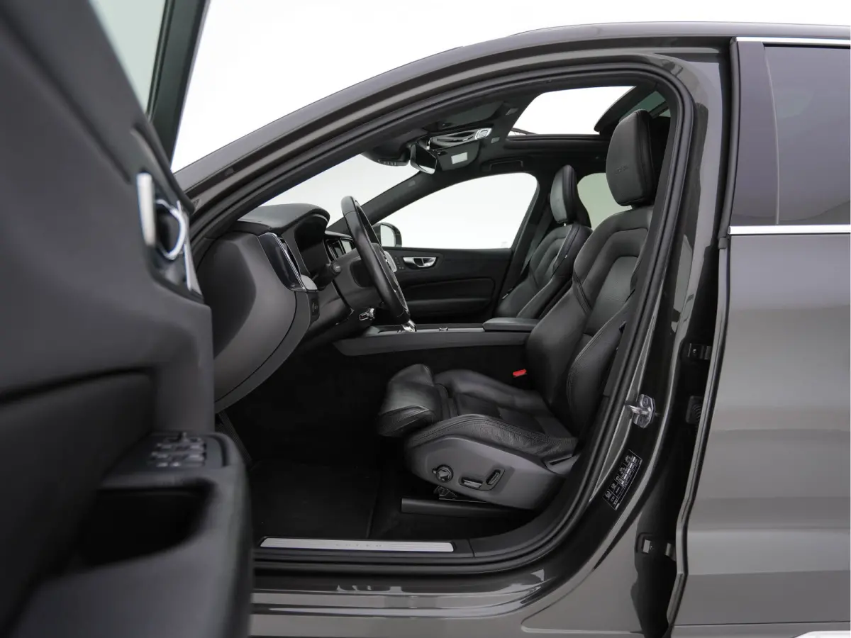 2.0 T8 Twin Engine Inscription AWD (Plug-In) *PANO | LEATHER | FULL-LED | BOWERS&WILKINS | MEMORY-PACK | BLINDSPOT | DIGI-COCKPIT | HEATED-COMFORTSEATS | TOPVIEW | NAVI-FULLMAP | ECC | PDC |