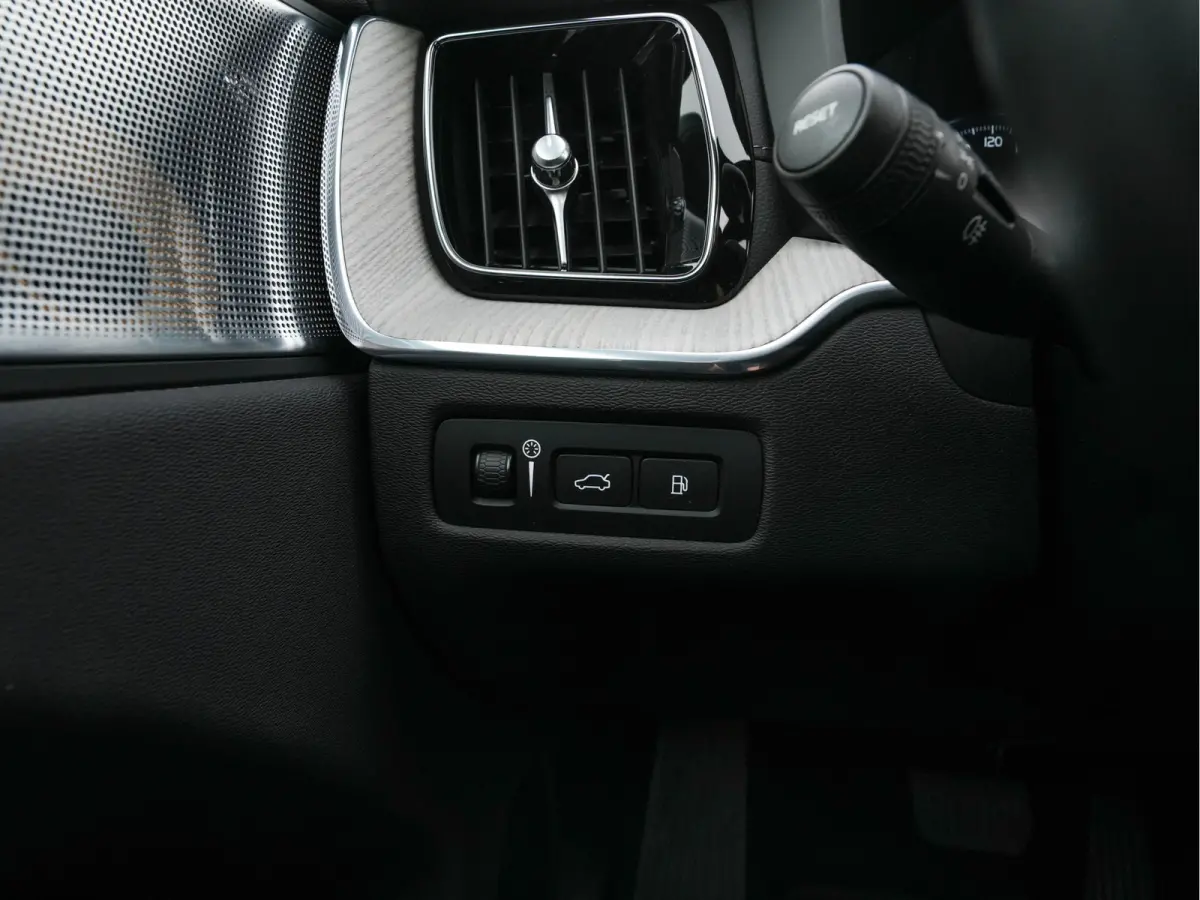 2.0 T8 Twin Engine Inscription AWD (Plug-In) *PANO | LEATHER | FULL-LED | BOWERS&WILKINS | MEMORY-PACK | BLINDSPOT | DIGI-COCKPIT | HEATED-COMFORTSEATS | TOPVIEW | NAVI-FULLMAP | ECC | PDC |
