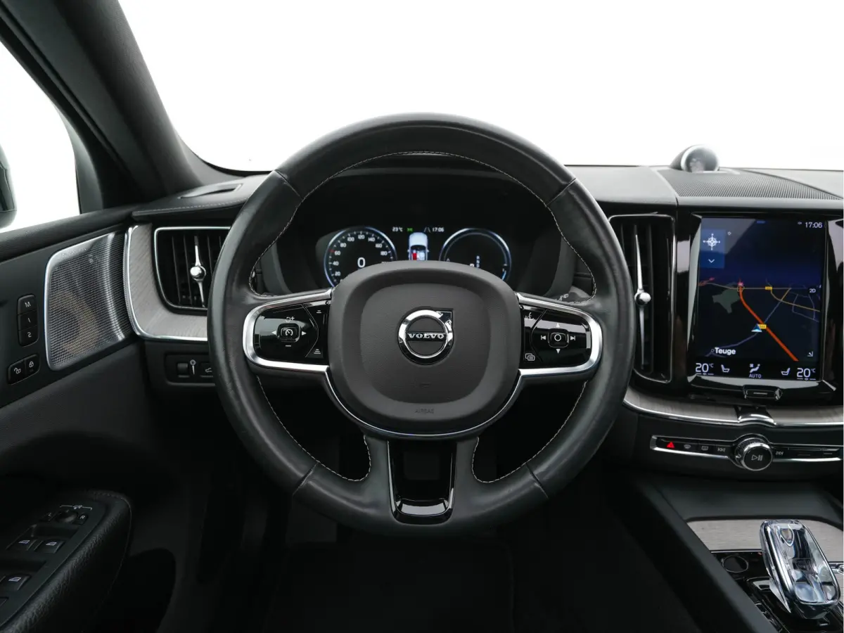2.0 T8 Twin Engine Inscription AWD (Plug-In) *PANO | LEATHER | FULL-LED | BOWERS&WILKINS | MEMORY-PACK | BLINDSPOT | DIGI-COCKPIT | HEATED-COMFORTSEATS | TOPVIEW | NAVI-FULLMAP | ECC | PDC |