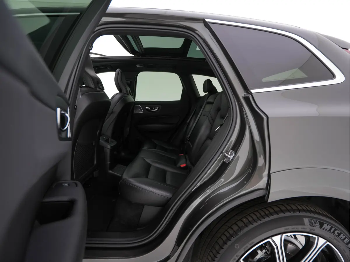 2.0 T8 Twin Engine Inscription AWD (Plug-In) *PANO | LEATHER | FULL-LED | BOWERS&WILKINS | MEMORY-PACK | BLINDSPOT | DIGI-COCKPIT | HEATED-COMFORTSEATS | TOPVIEW | NAVI-FULLMAP | ECC | PDC |