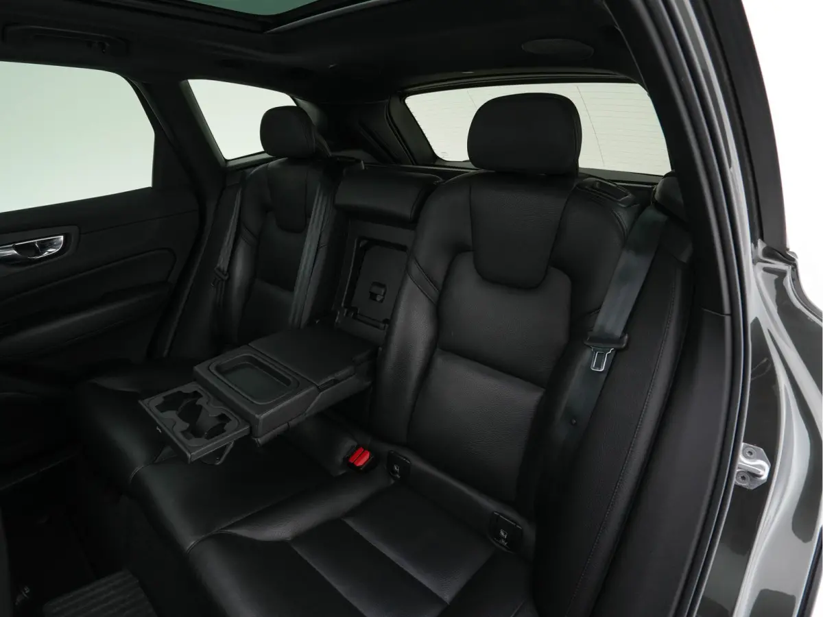 2.0 T8 Twin Engine Inscription AWD (Plug-In) *PANO | LEATHER | FULL-LED | BOWERS&WILKINS | MEMORY-PACK | BLINDSPOT | DIGI-COCKPIT | HEATED-COMFORTSEATS | TOPVIEW | NAVI-FULLMAP | ECC | PDC |