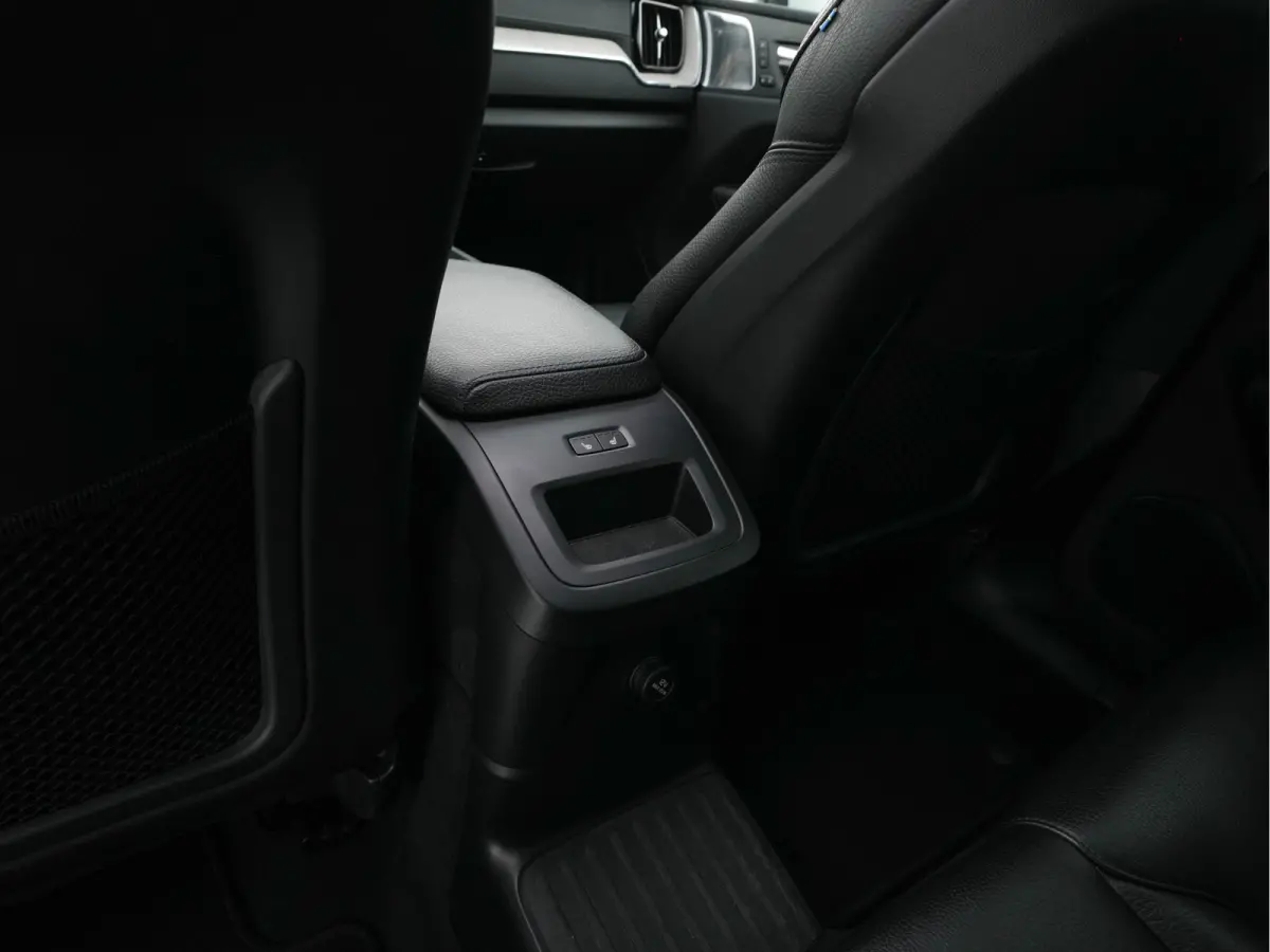 2.0 T8 Twin Engine Inscription AWD (Plug-In) *PANO | LEATHER | FULL-LED | BOWERS&WILKINS | MEMORY-PACK | BLINDSPOT | DIGI-COCKPIT | HEATED-COMFORTSEATS | TOPVIEW | NAVI-FULLMAP | ECC | PDC |