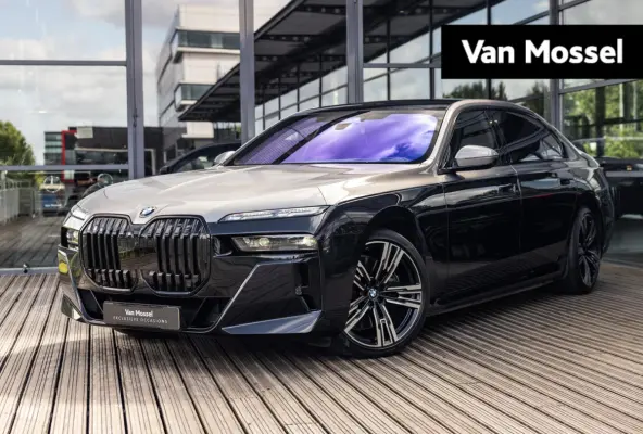 xDrive60 106 kWh | BMW INDIVIDUAL TWO TONE OXIDGRAU/BLACK | REAR SEAT ENTERTAINMENT EXPERIENCE | SKYLOUNGE PANORAMA | BOWERS & WILKINS | STOELMASSAGE VOOR EN ACHTER | STOELVENTILATIE | SOH 9