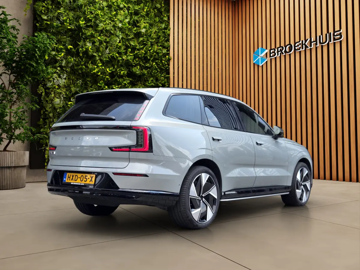 Twin Motor Performance Ultra 7p. 111 kWh | Tailored Wool | Trekhaak | Luchtvering | Bowers&Wilkins | 22" Velgen
