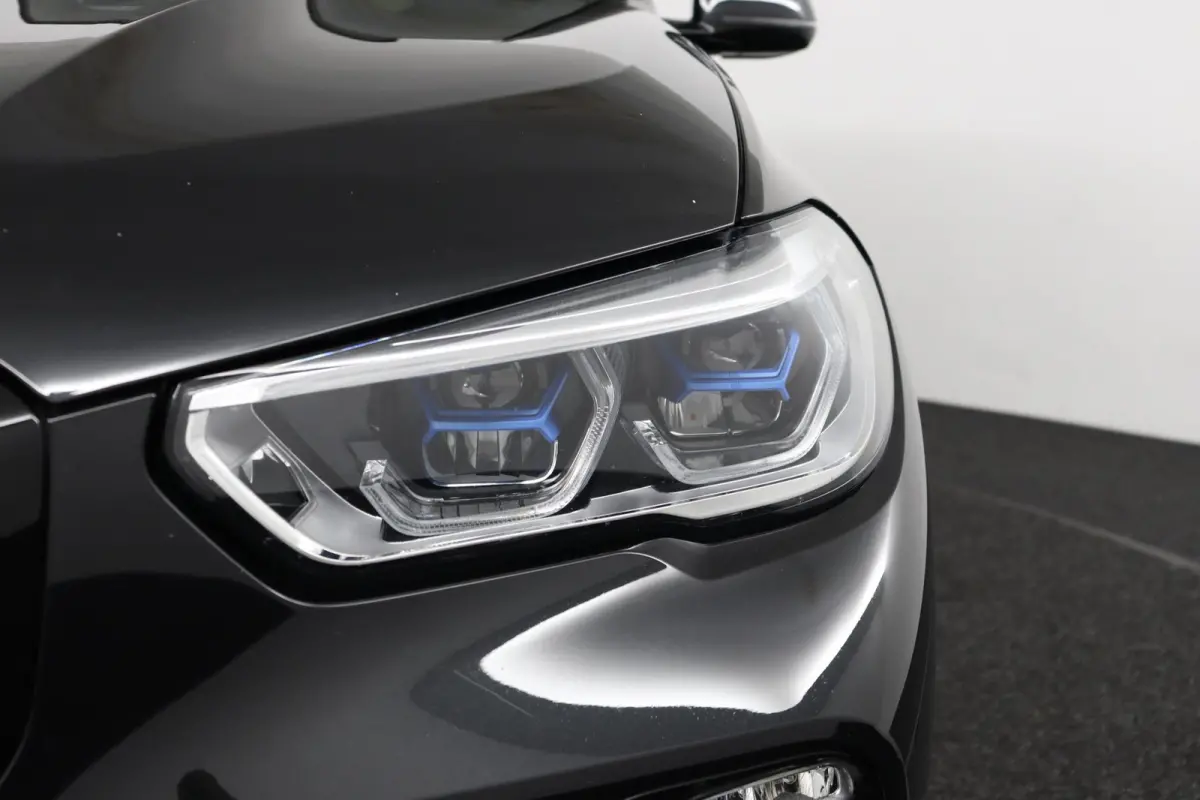 xDrive45e High Executive | SOH 77% | Bowers & Wilkins | Soft Close | Panoramadak | Driving Assistant Professional | Head-Up Display | Alcantara Hemel