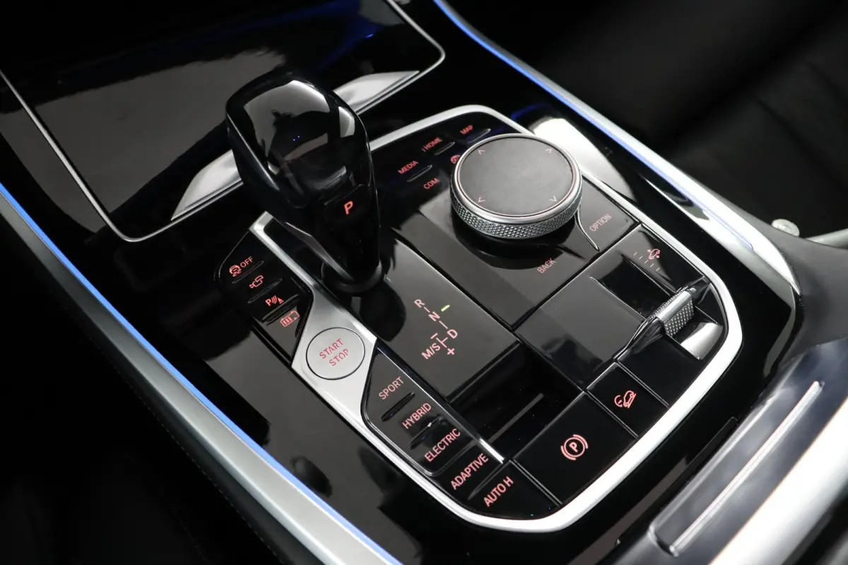 xDrive45e High Executive | SOH 77% | Bowers & Wilkins | Soft Close | Panoramadak | Driving Assistant Professional | Head-Up Display | Alcantara Hemel