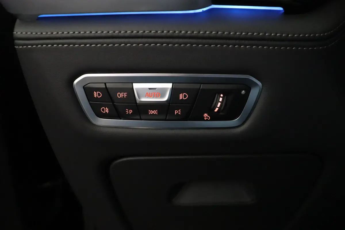 xDrive45e High Executive | SOH 77% | Bowers & Wilkins | Soft Close | Panoramadak | Driving Assistant Professional | Head-Up Display | Alcantara Hemel