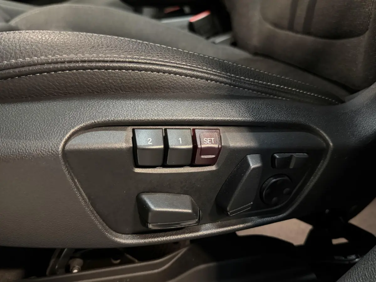 xDrive25e High Executive Edition M Sport 19"/Panoramadak/Elektrische stoel + memory/Adaptieve cruise/Keyless/HiFi/Camera