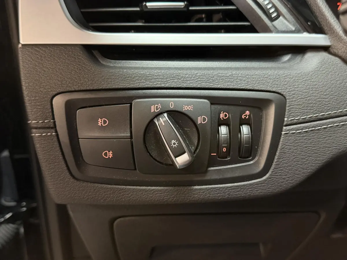 xDrive25e High Executive Edition M Sport 19"/Panoramadak/Elektrische stoel + memory/Adaptieve cruise/Keyless/HiFi/Camera