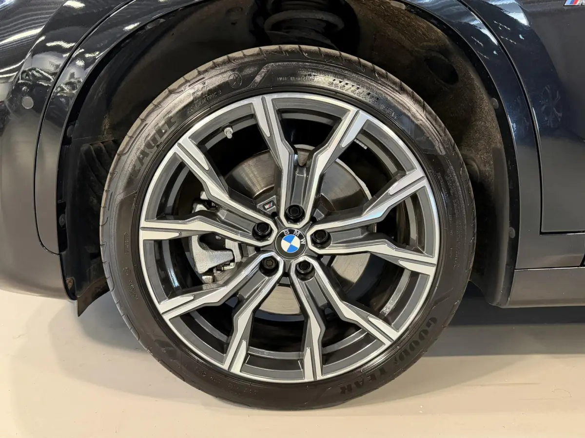xDrive25e High Executive Edition M Sport 19"/Panoramadak/Elektrische stoel + memory/Adaptieve cruise/Keyless/HiFi/Camera