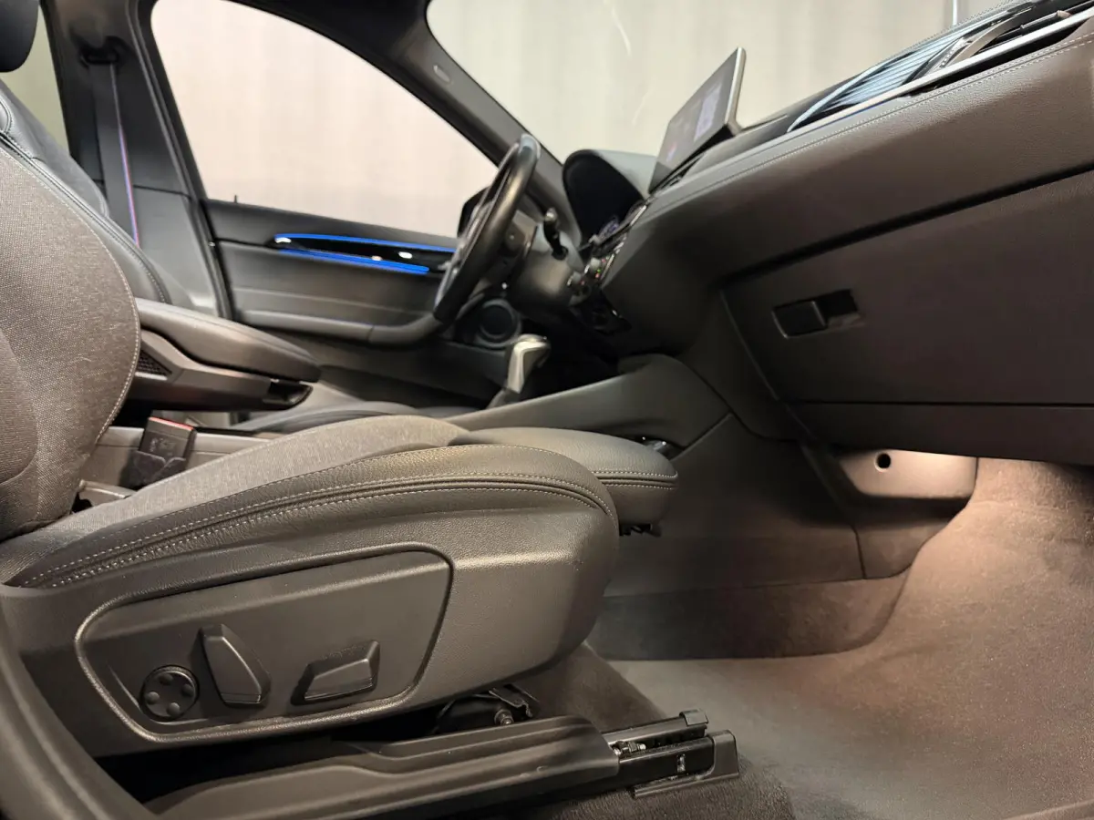 xDrive25e High Executive Edition M Sport 19"/Panoramadak/Elektrische stoel + memory/Adaptieve cruise/Keyless/HiFi/Camera
