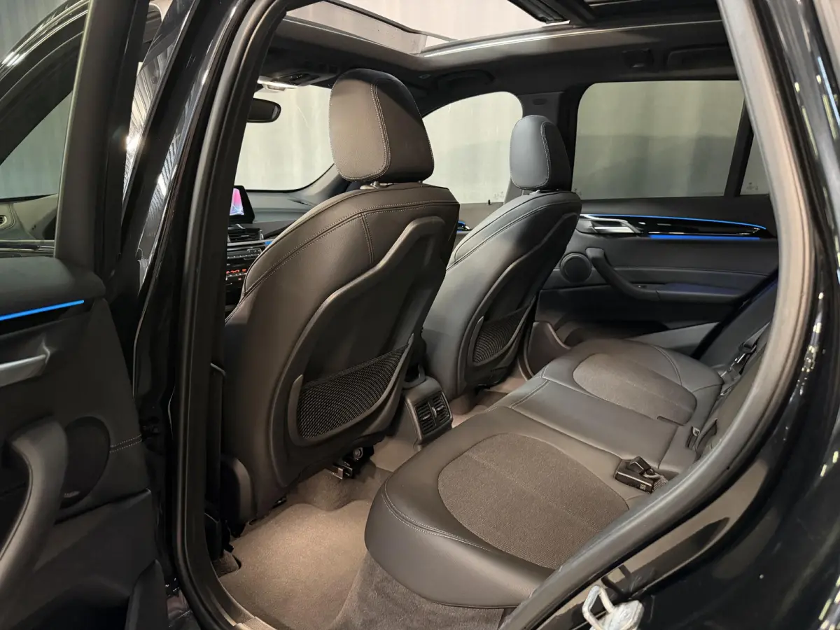 xDrive25e High Executive Edition M Sport 19"/Panoramadak/Elektrische stoel + memory/Adaptieve cruise/Keyless/HiFi/Camera