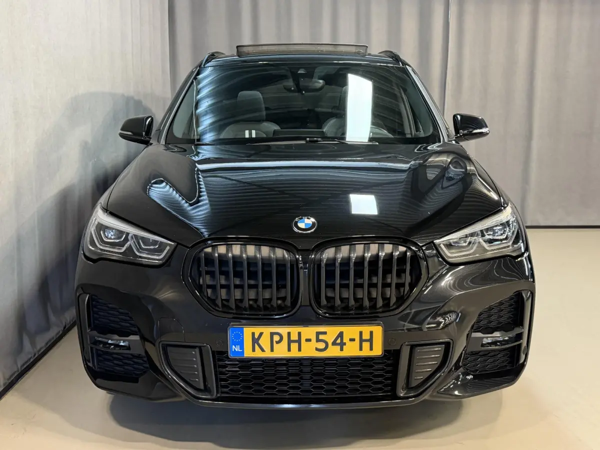 xDrive25e High Executive Edition M Sport 19"/Panoramadak/Elektrische stoel + memory/Adaptieve cruise/Keyless/HiFi/Camera