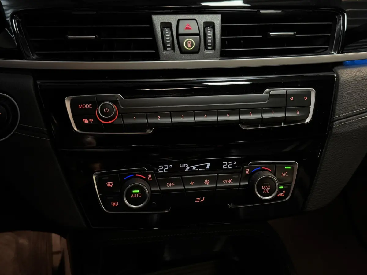 xDrive25e High Executive Edition M Sport 19"/Panoramadak/Elektrische stoel + memory/Adaptieve cruise/Keyless/HiFi/Camera