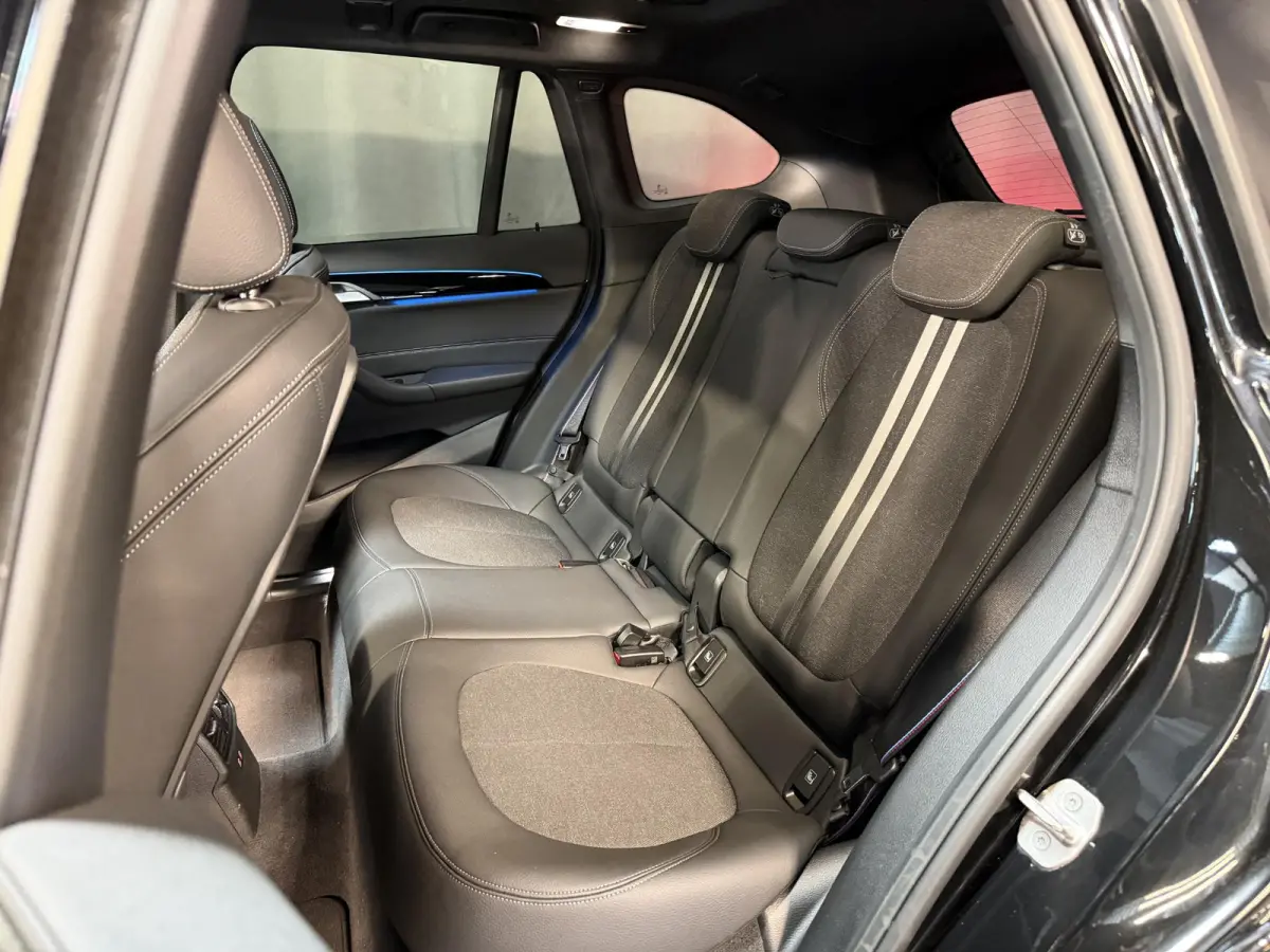 xDrive25e High Executive Edition M Sport 19"/Panoramadak/Elektrische stoel + memory/Adaptieve cruise/Keyless/HiFi/Camera