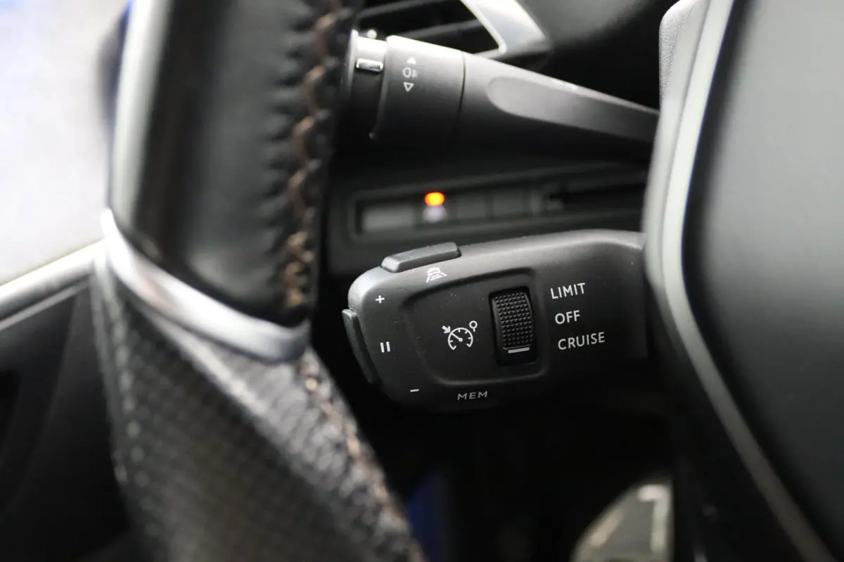 1.2 GT FACELIFT*ACC*NAVI*ECC*CAM*LED*CARPLAY*7PERS