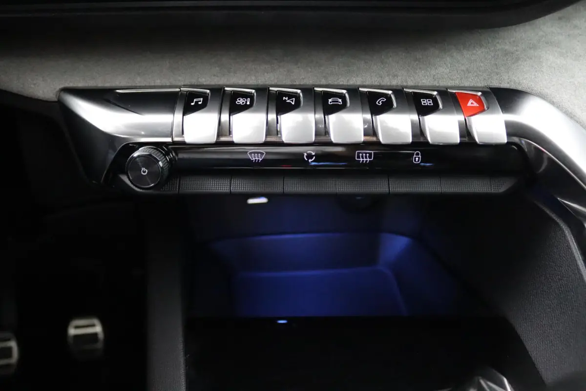1.2 GT FACELIFT*ACC*NAVI*ECC*CAM*LED*CARPLAY*7PERS