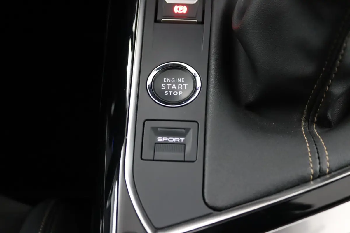 1.2 GT FACELIFT*ACC*NAVI*ECC*CAM*LED*CARPLAY*7PERS