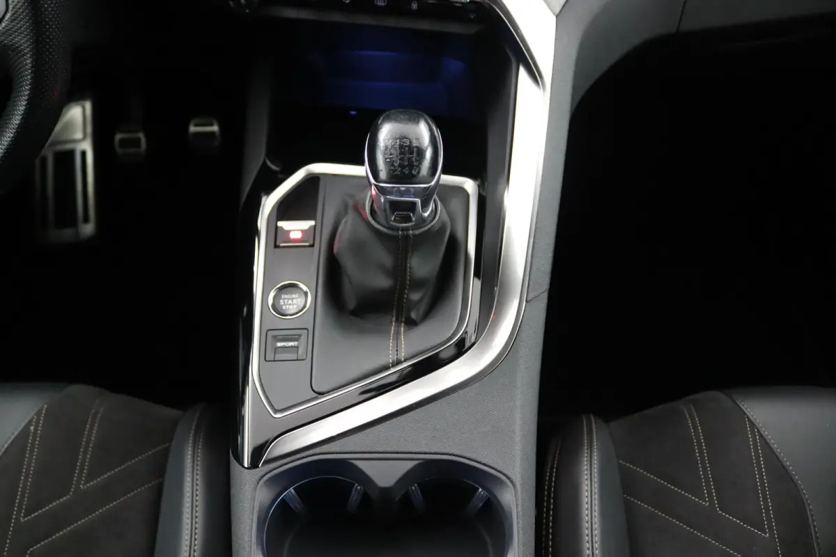 1.2 GT FACELIFT*ACC*NAVI*ECC*CAM*LED*CARPLAY*7PERS