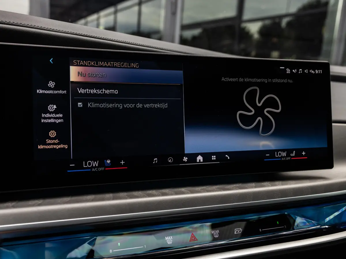 xDrive60 106 kWh | M-SPORT | SKYLOUNGE PANORAMADAK | 21 INCH | AUTOMATIC DOORS | SOFTCLOSE | BOWERS & WILKINS | INTEGRAL ACTIVE STEERING | DRIVING ASSIST PLUS | STOELMASSAGE V+A | STOELVENTI