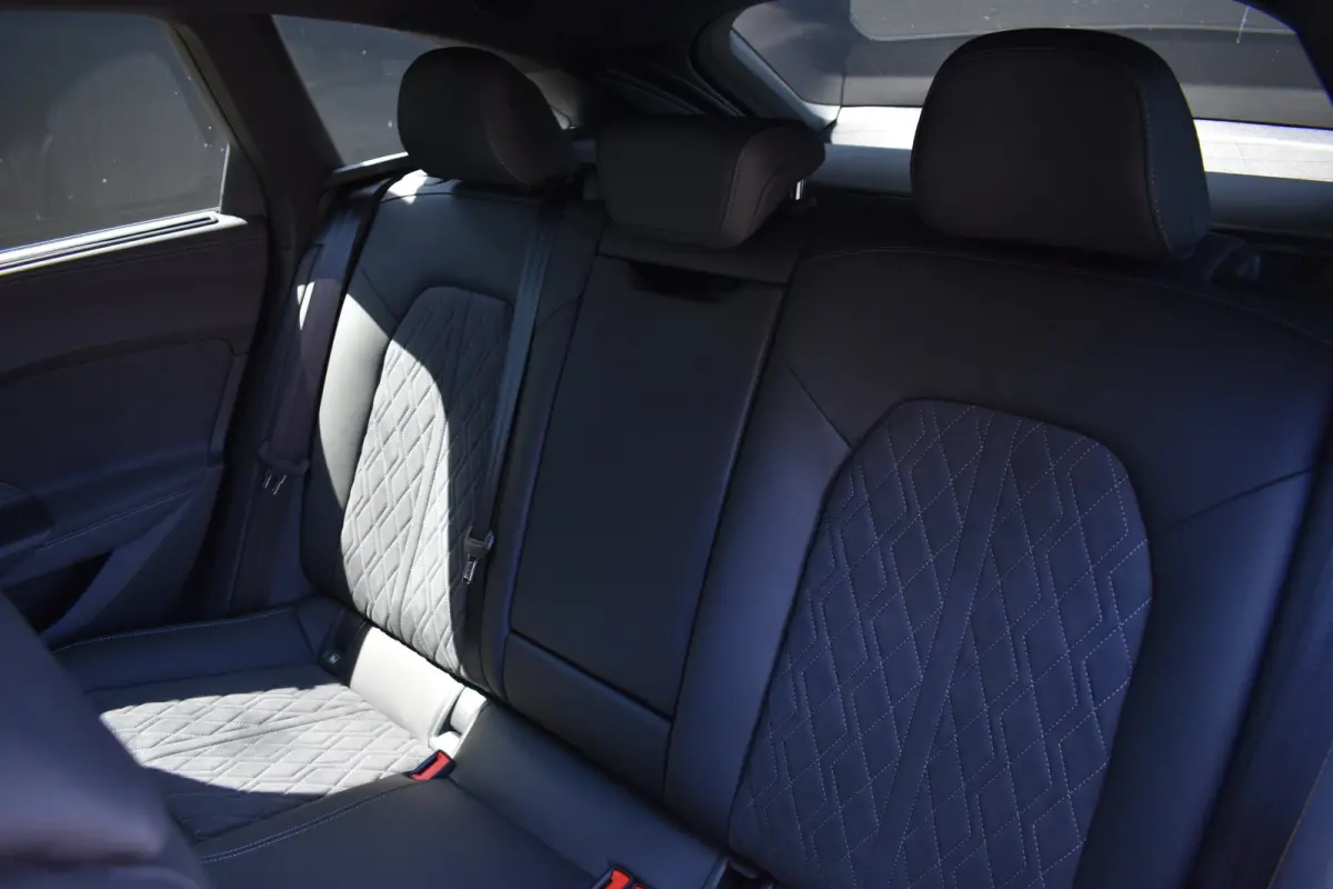 Avant TFSI quattro 270 kW | Oled achterlichten| 367pk | Bang & Olufsen | Leder alcantara | Instelbaar onderstel | Head-up display |