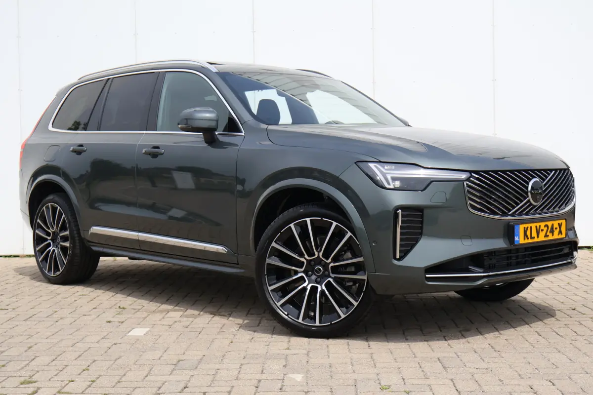 2.0 T8 Plug-in hybrid AWD Ultra Bright Exec. Ed. €14.845,- Demo Voordeel!! | 22" | Luchtvering | Massage | Trekhaak |