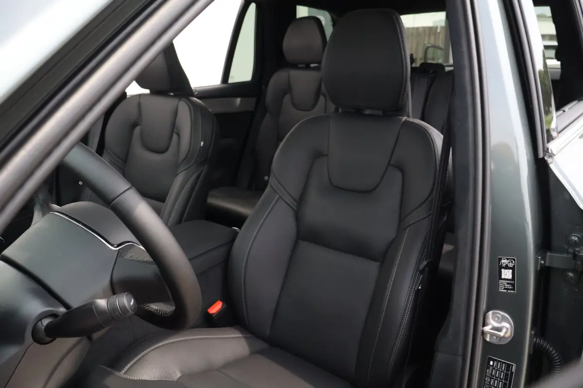 2.0 T8 Plug-in hybrid AWD Ultra Bright Exec. Ed. €14.845,- Demo Voordeel!! | 22" | Luchtvering | Massage | Trekhaak |