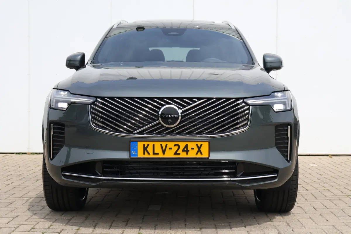 2.0 T8 Plug-in hybrid AWD Ultra Bright Exec. Ed. €14.845,- Demo Voordeel!! | 22" | Luchtvering | Massage | Trekhaak |