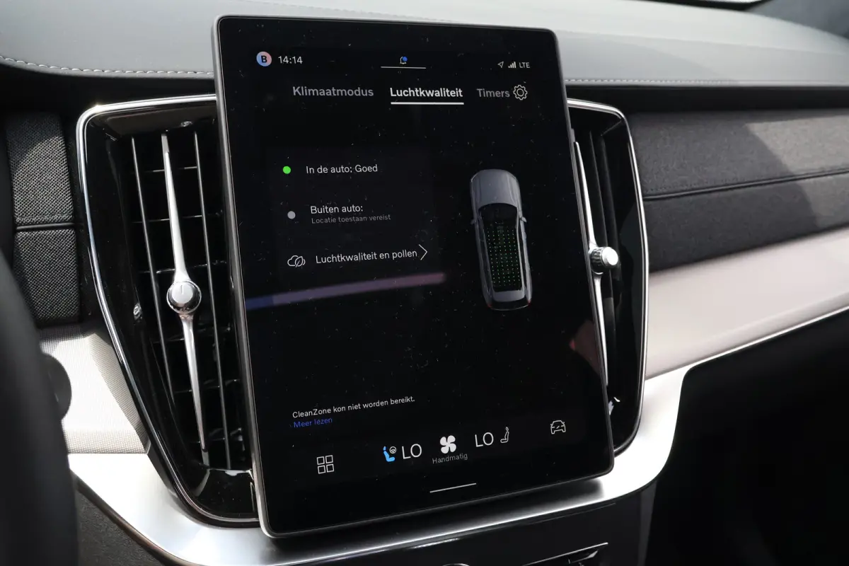 2.0 T8 Plug-in hybrid AWD Ultra Bright Exec. Ed. €14.845,- Demo Voordeel!! | 22" | Luchtvering | Massage | Trekhaak |