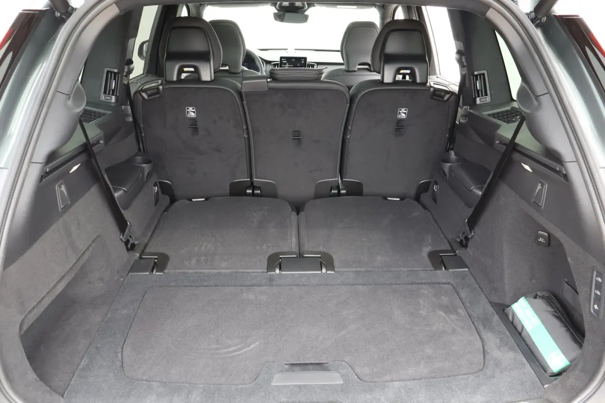 2.0 T8 Plug-in hybrid AWD Ultra Bright Exec. Ed. €14.845,- Demo Voordeel!! | 22" | Luchtvering | Massage | Trekhaak |