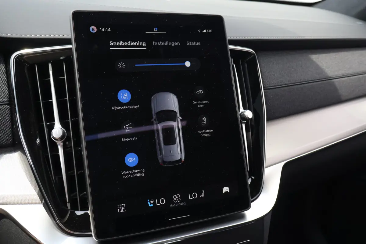 2.0 T8 Plug-in hybrid AWD Ultra Bright Exec. Ed. €14.845,- Demo Voordeel!! | 22" | Luchtvering | Massage | Trekhaak |