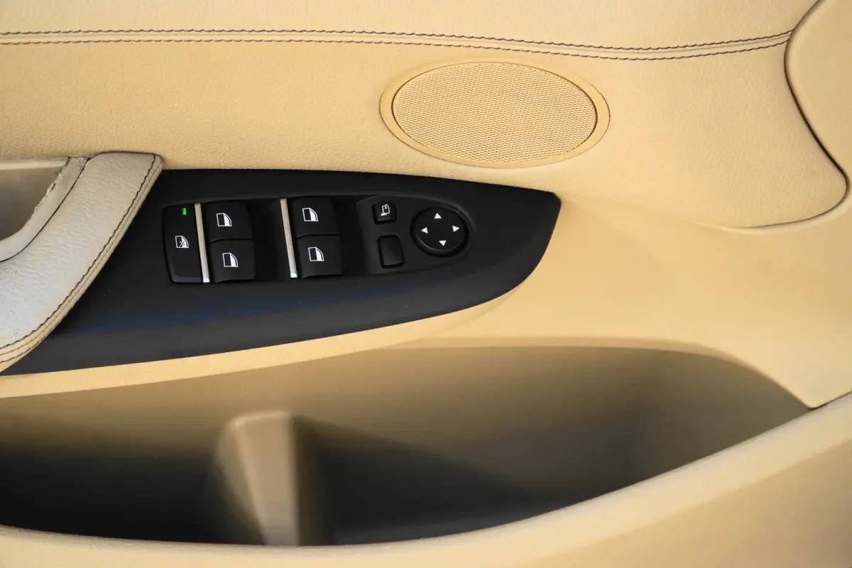 XDrive35i 6 CYLINDER High Executive HUD
