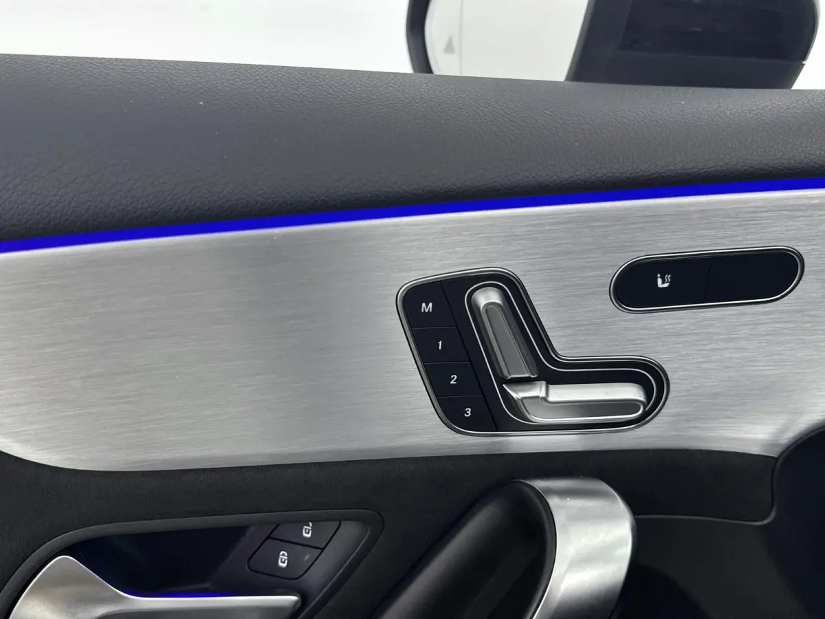 250 e Business Solution AMG Limited | PANO | Cruise Control | Achteruitrijcamera | Elekt. stoelverstelling + Memory | Stoelverwarming | Ambiance sfeerverlichting |