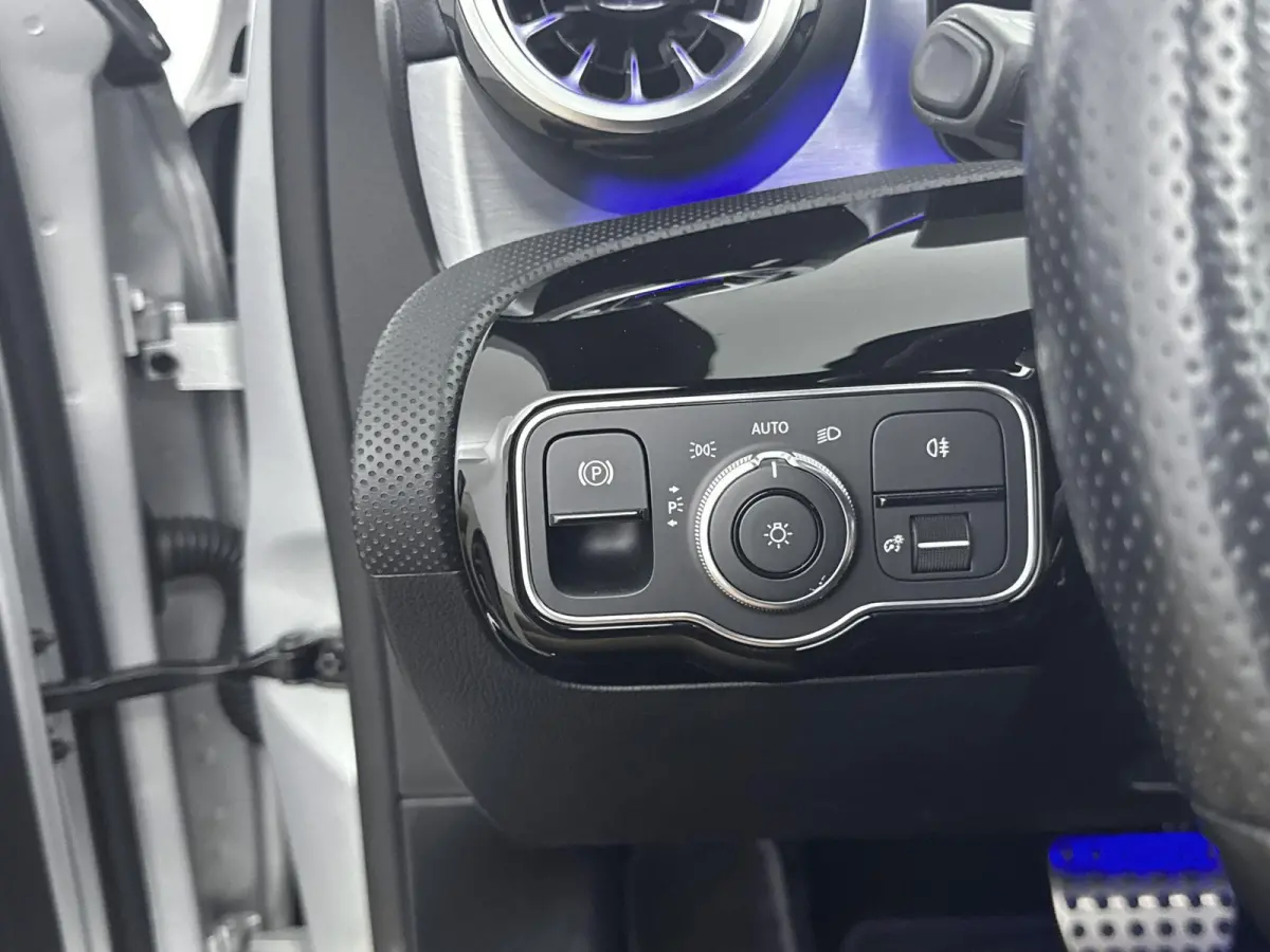 250 e Business Solution AMG Limited | PANO | Cruise Control | Achteruitrijcamera | Elekt. stoelverstelling + Memory | Stoelverwarming | Ambiance sfeerverlichting |