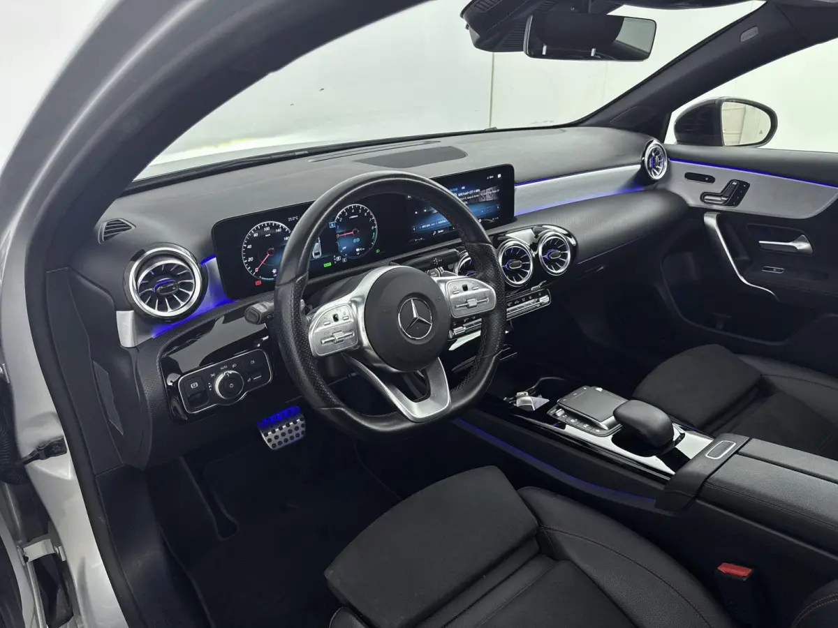 250 e Business Solution AMG Limited | PANO | Cruise Control | Achteruitrijcamera | Elekt. stoelverstelling + Memory | Stoelverwarming | Ambiance sfeerverlichting |