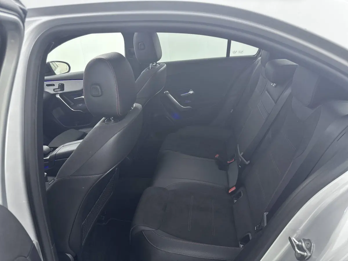 250 e Business Solution AMG Limited | PANO | Cruise Control | Achteruitrijcamera | Elekt. stoelverstelling + Memory | Stoelverwarming | Ambiance sfeerverlichting |