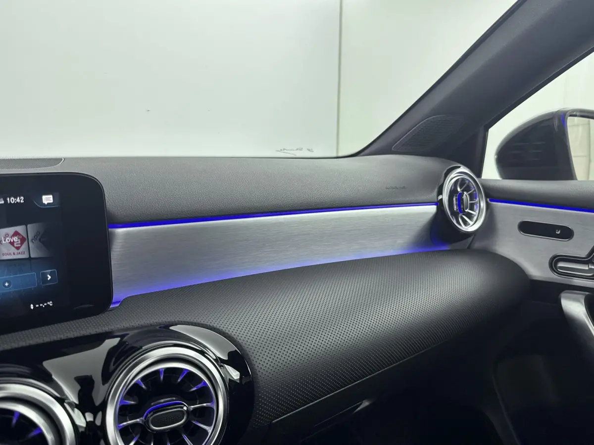 250 e Business Solution AMG Limited | PANO | Cruise Control | Achteruitrijcamera | Elekt. stoelverstelling + Memory | Stoelverwarming | Ambiance sfeerverlichting |