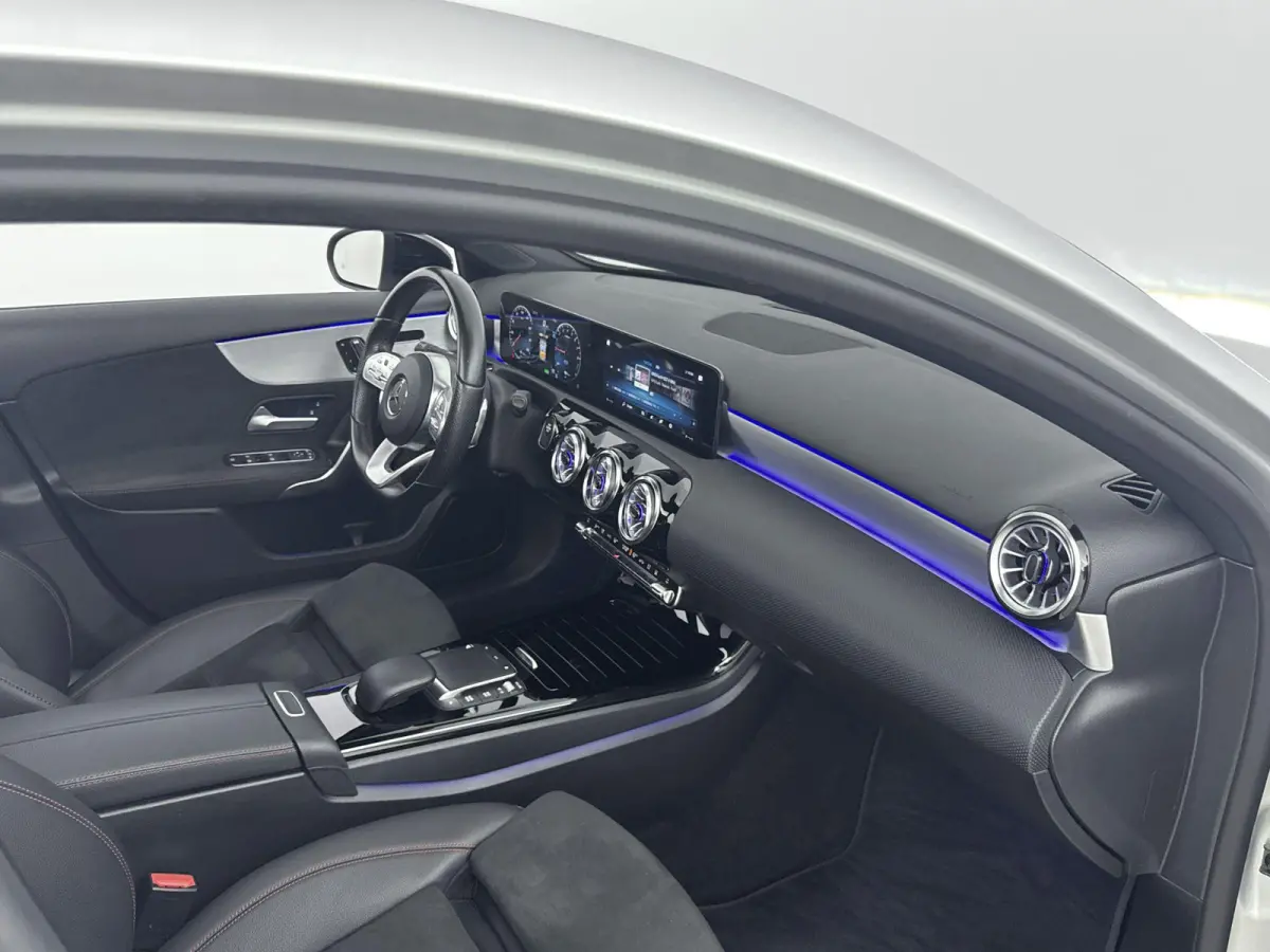 250 e Business Solution AMG Limited | PANO | Cruise Control | Achteruitrijcamera | Elekt. stoelverstelling + Memory | Stoelverwarming | Ambiance sfeerverlichting |