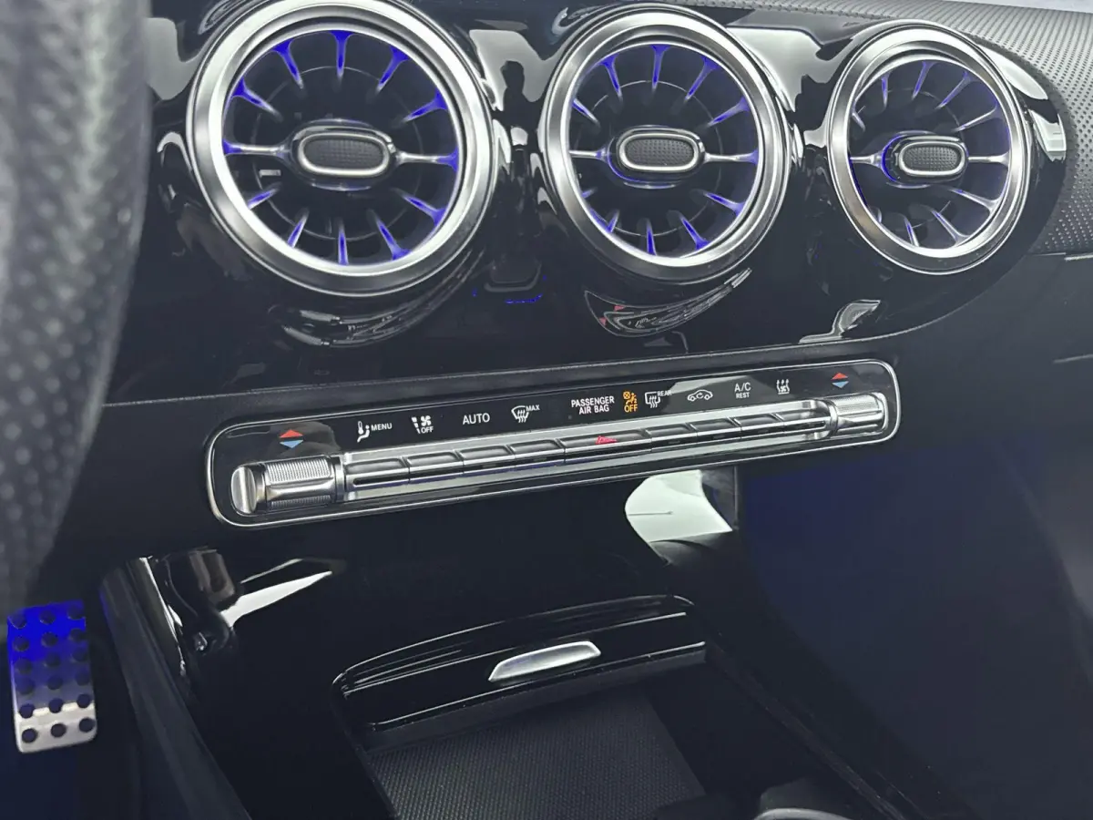 250 e Business Solution AMG Limited | PANO | Cruise Control | Achteruitrijcamera | Elekt. stoelverstelling + Memory | Stoelverwarming | Ambiance sfeerverlichting |