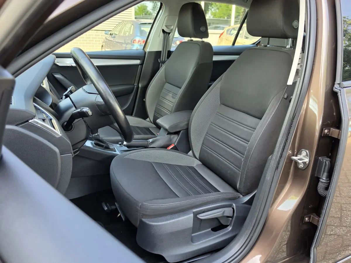 1.0 TSI Aut Dealer onderhouden Navi Carplay Nap