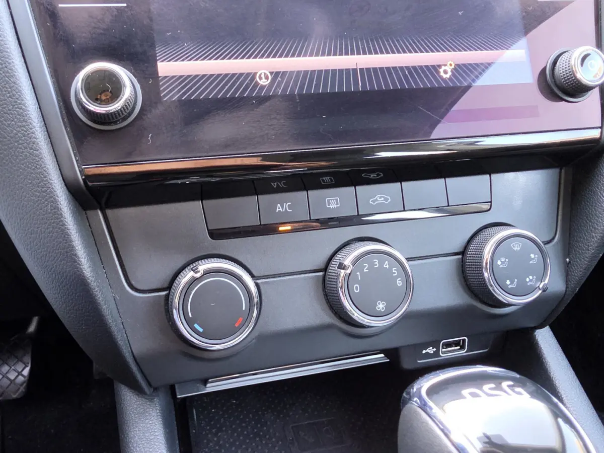 1.0 TSI Aut Dealer onderhouden Navi Carplay Nap